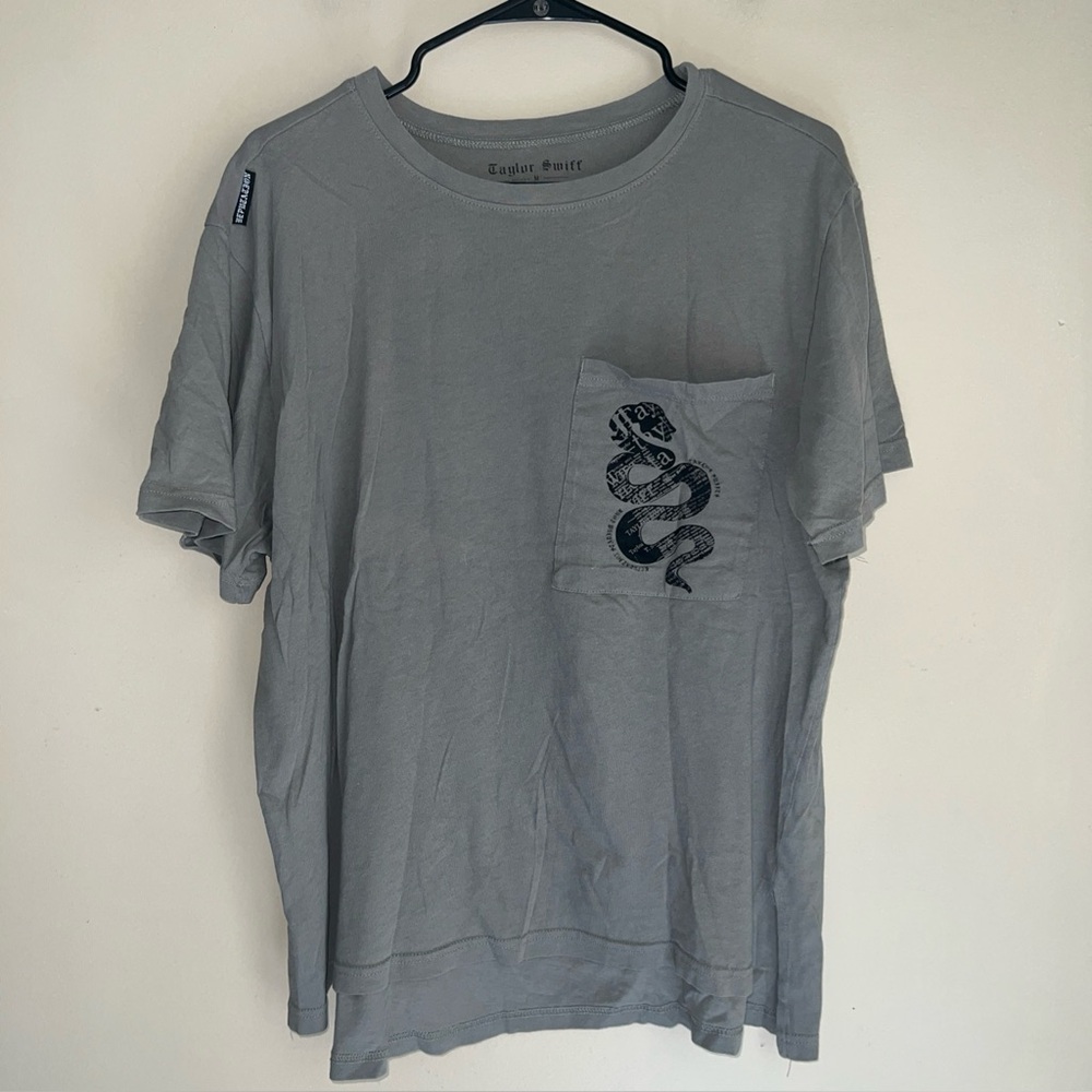 Taylor Swift Reputation Tour Shirt Medium